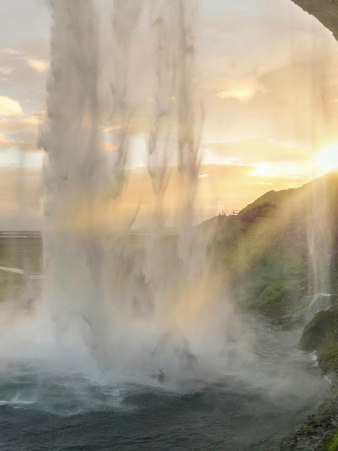 Wasserfall vor Sonnenuntergang