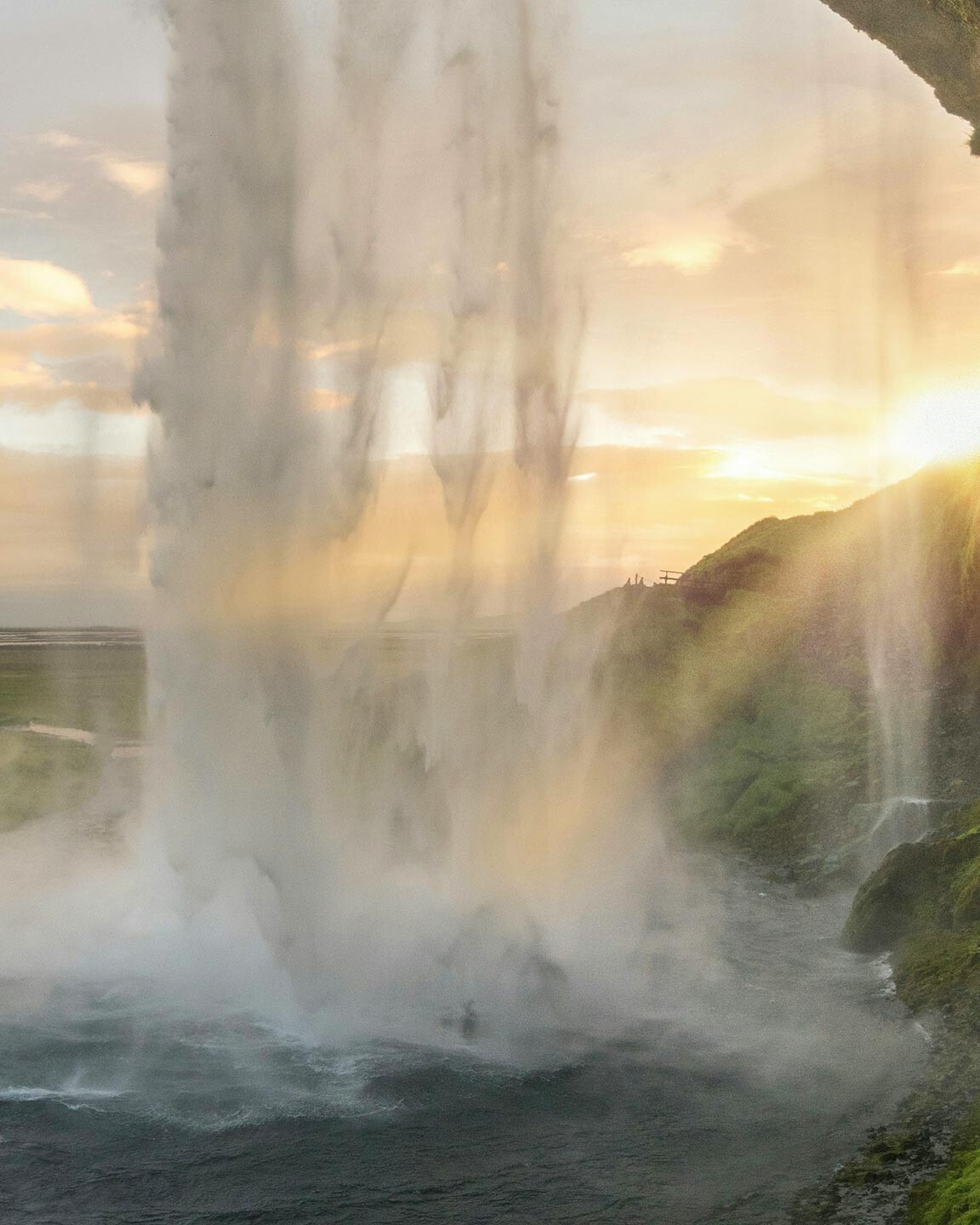 Wasserfall vor Sonnenuntergang