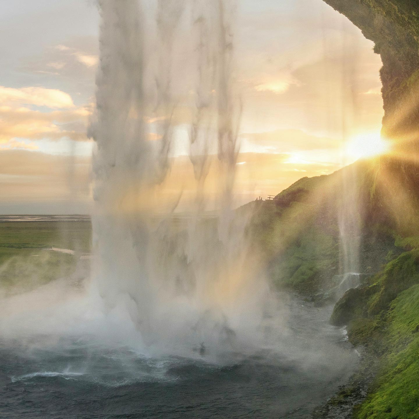 Wasserfall vor Sonnenuntergang